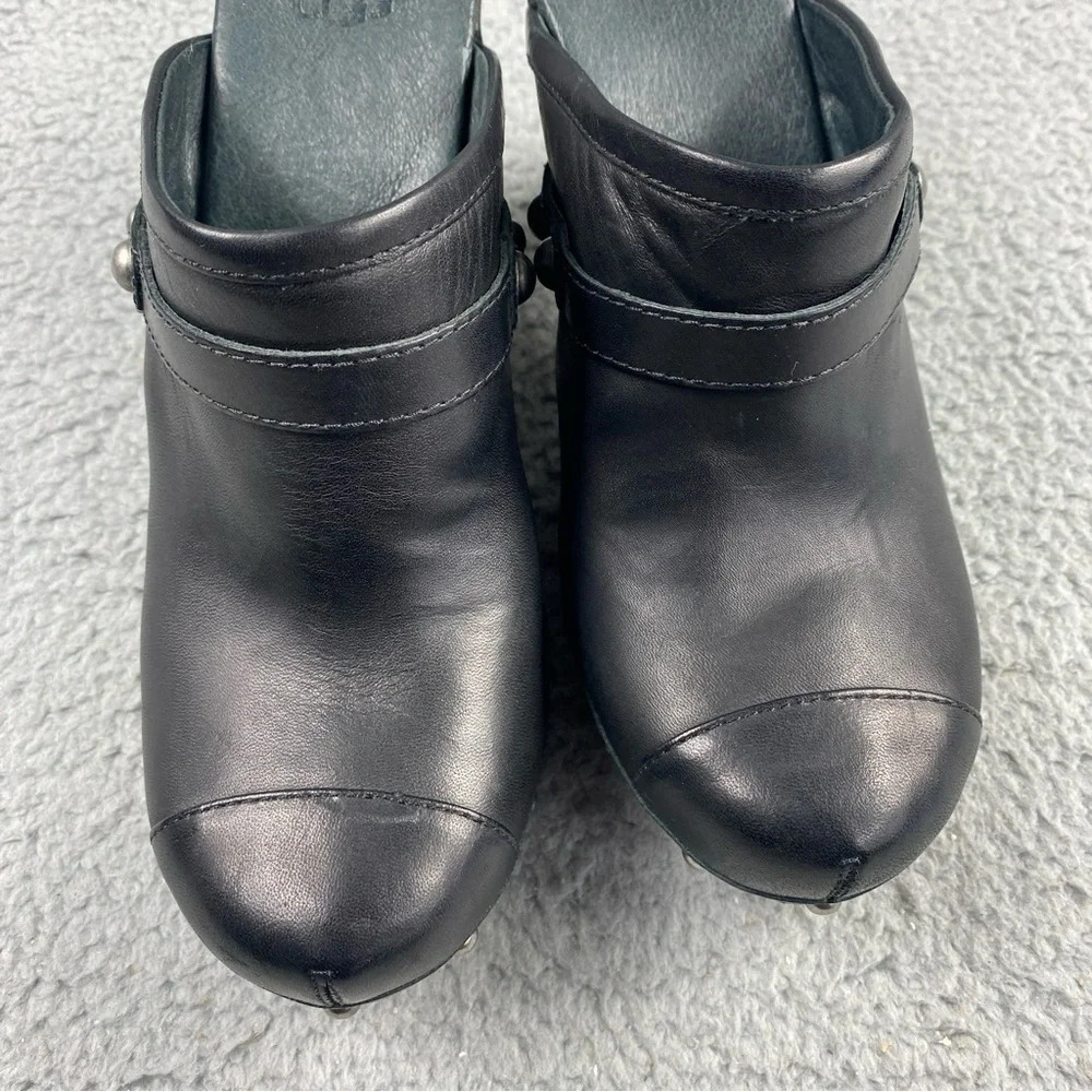 UGG Australia Jolene Heeled Clogs Black Leather Wood Shear Silver Studs Womens 7 - Picture 13 of 16
